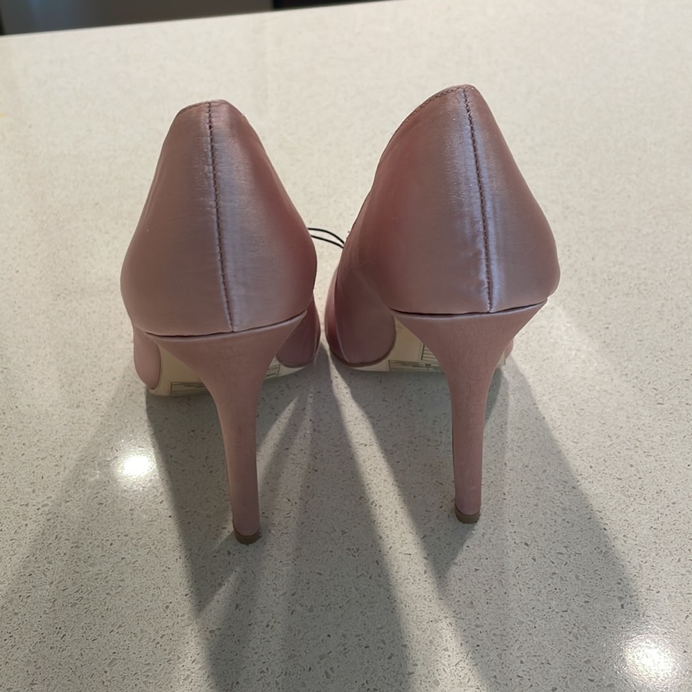 Pink heels - Picture 3 of 4